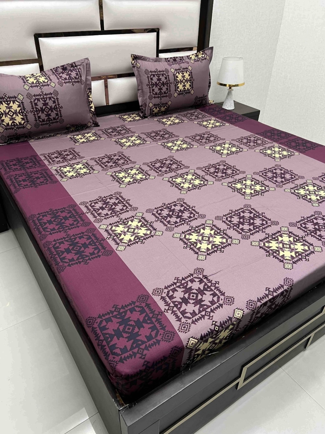 

Pure Decor Passion Fur Purple Printed 300 TC Pure Cotton Queen Bedsheet Set 2.27 m x 2.55m