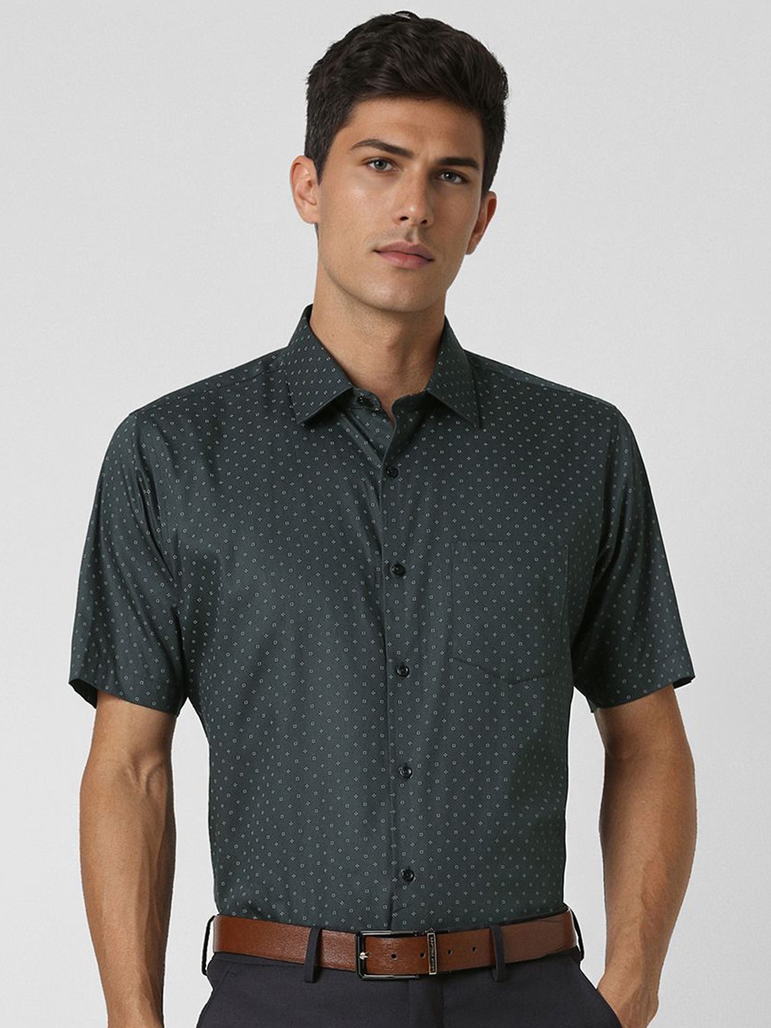 

Van Heusen Men Opaque Printed Casual Shirt, Green