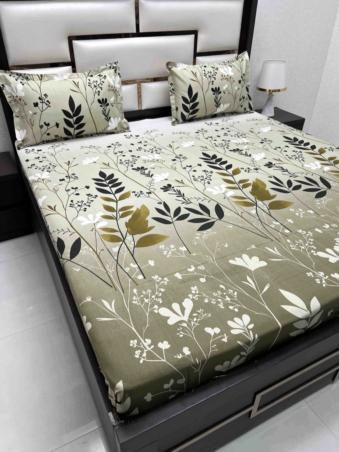 

Pure Decor Passion Fur Green Printed 240 TC Pure Cotton Queen Bedsheet Set 2.26 m x 2.56 m