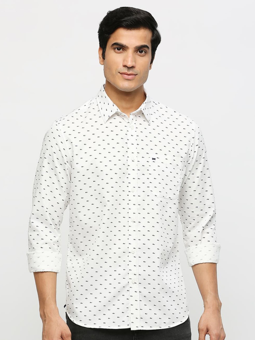 

Basics Men Slim Fit Opaque Printed Casual Shirt, White