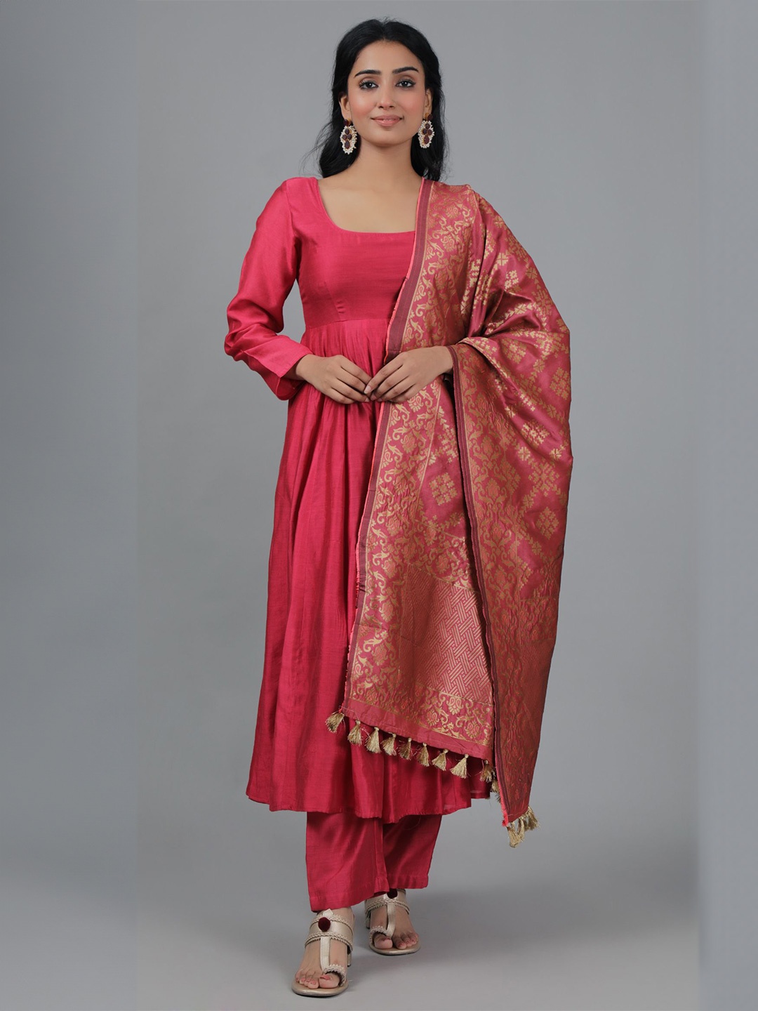 

TJORI Woven Design Dupatta with Zari, Coral