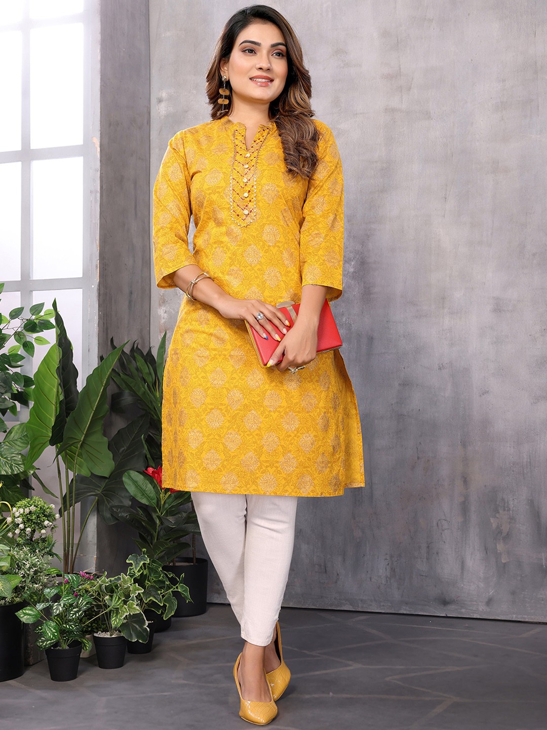 

Rangita Women Embroidered Thread Work Kurta, Mustard