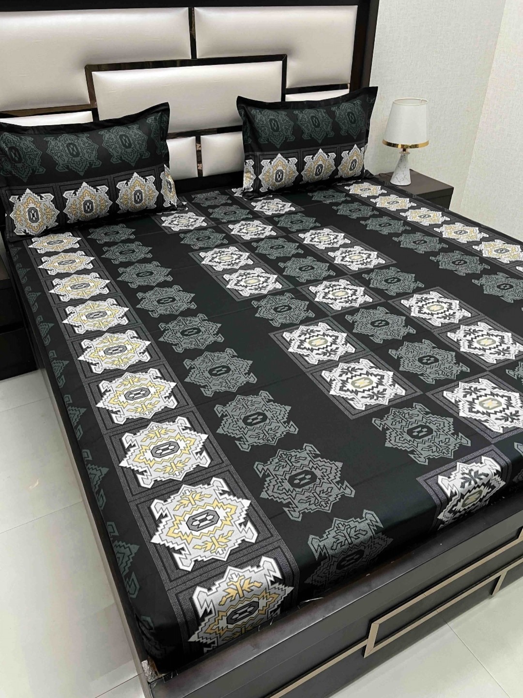 

Pure Decor Passion Fur Black Printed 330 TC Pure Cotton Queen Bedsheet Set 2.28 m x 2.56 m