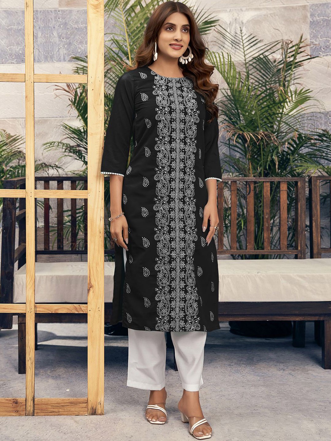 

KALINI Women Ethnic Motifs Embroidered Chikankari Pastels Kurta, Black