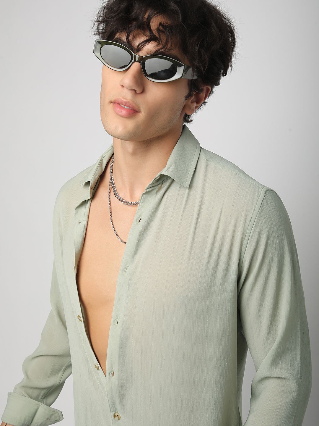 

VASTRADO Men Classic Slim Fit Opaque Casual Shirt, Green
