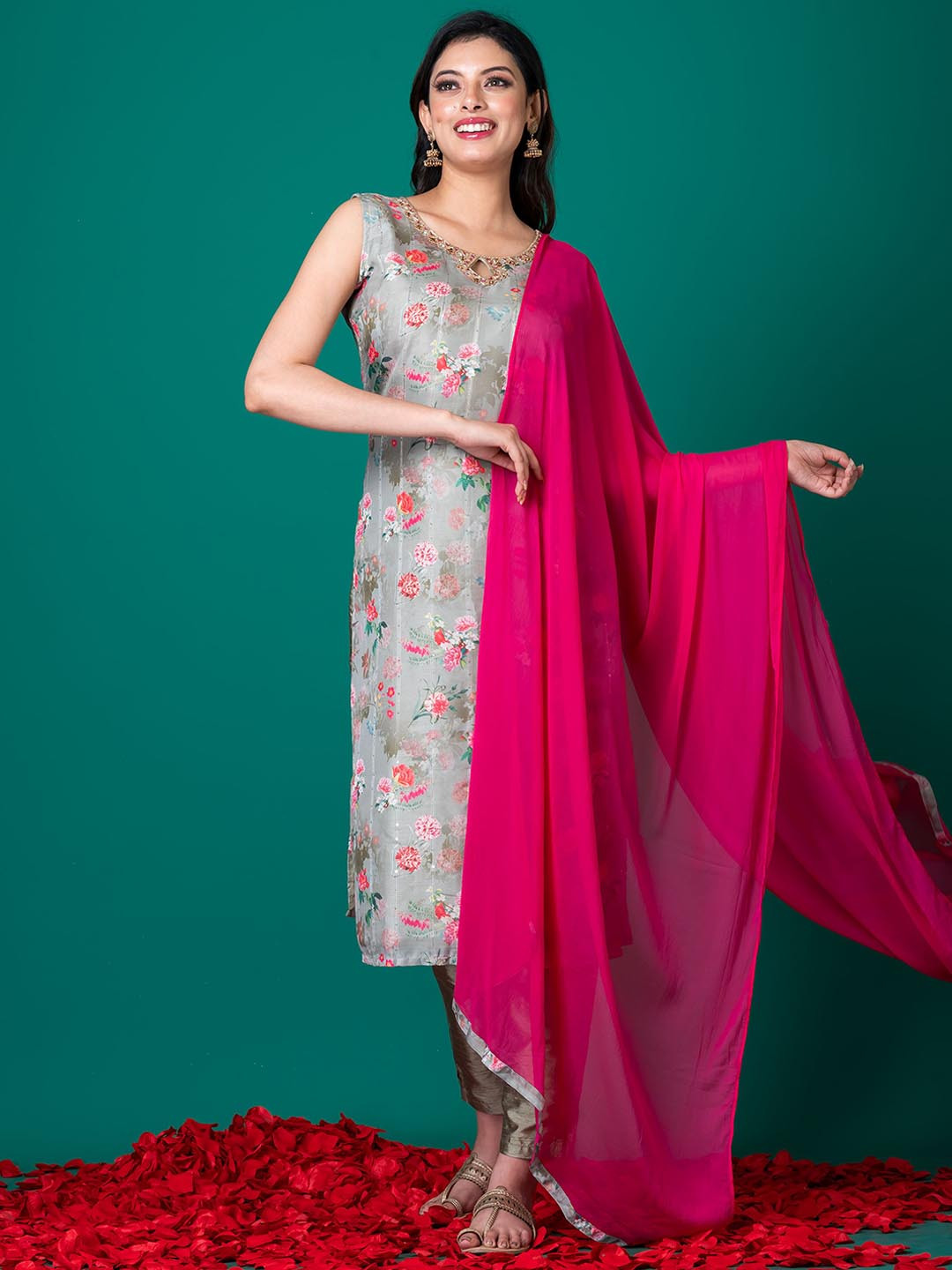 

SHREE BALAJI Women Floral Printed Regular Kurta with Trousers & With Dupatta, Green
