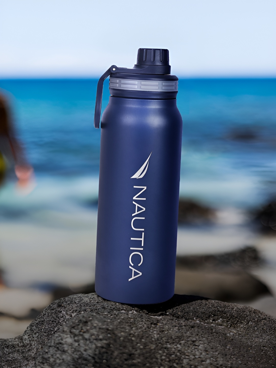 

Nautica Blue Single Stainless Steel Solid Smart Vacuum Water Bottle