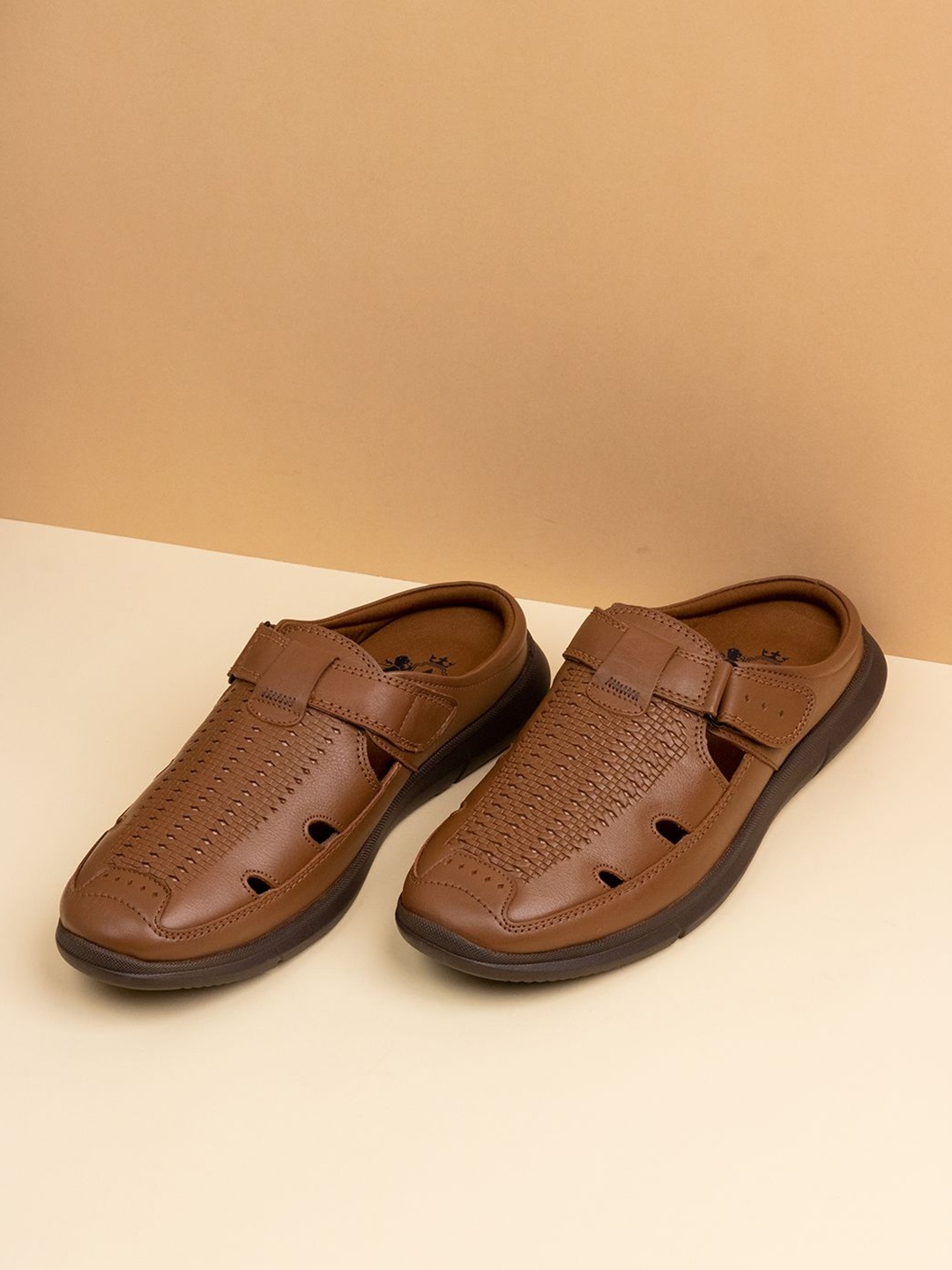 

ATESBER by Inc.5 Men Leather Shoe-Style Sandals, Tan