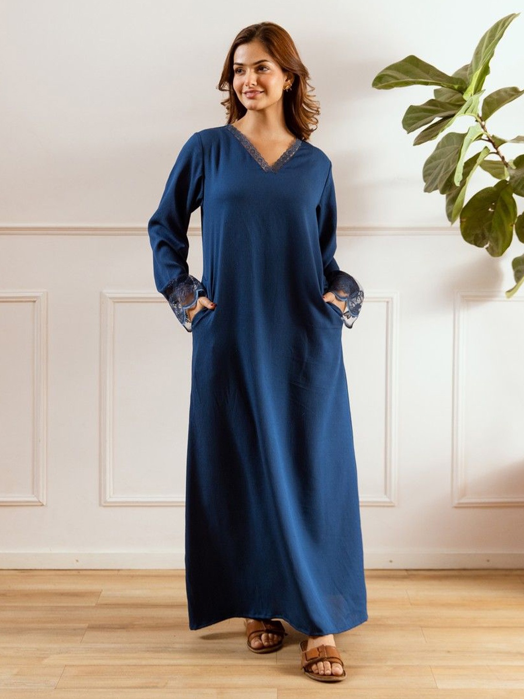 

FEATHERS CLOSET Women Crepe V-Neck Long Sleeves Everyday Maxi Nightdress, Blue