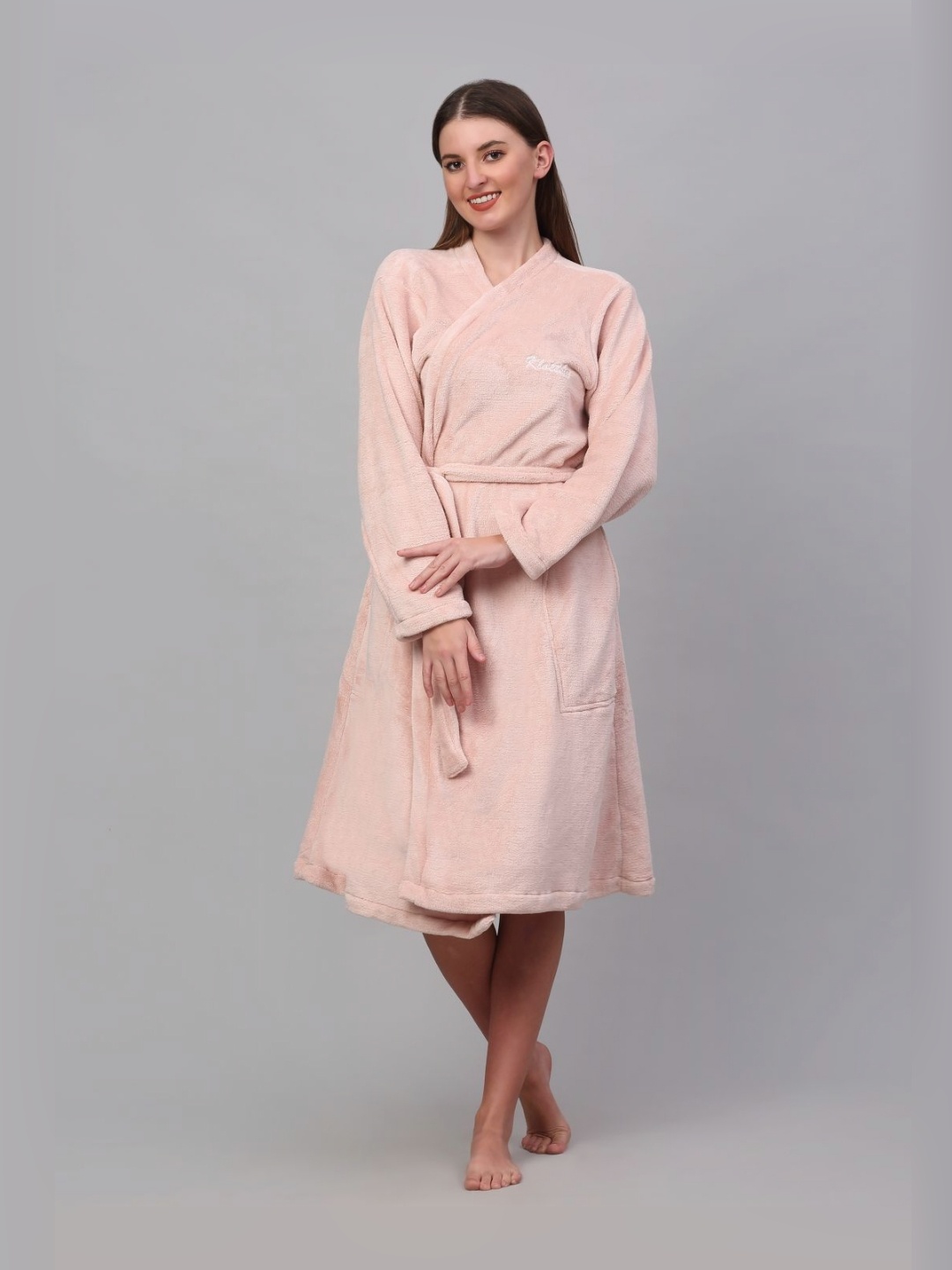 

KLOTTHE Pink Woollen Long Sleeves Bath Robe With Belt