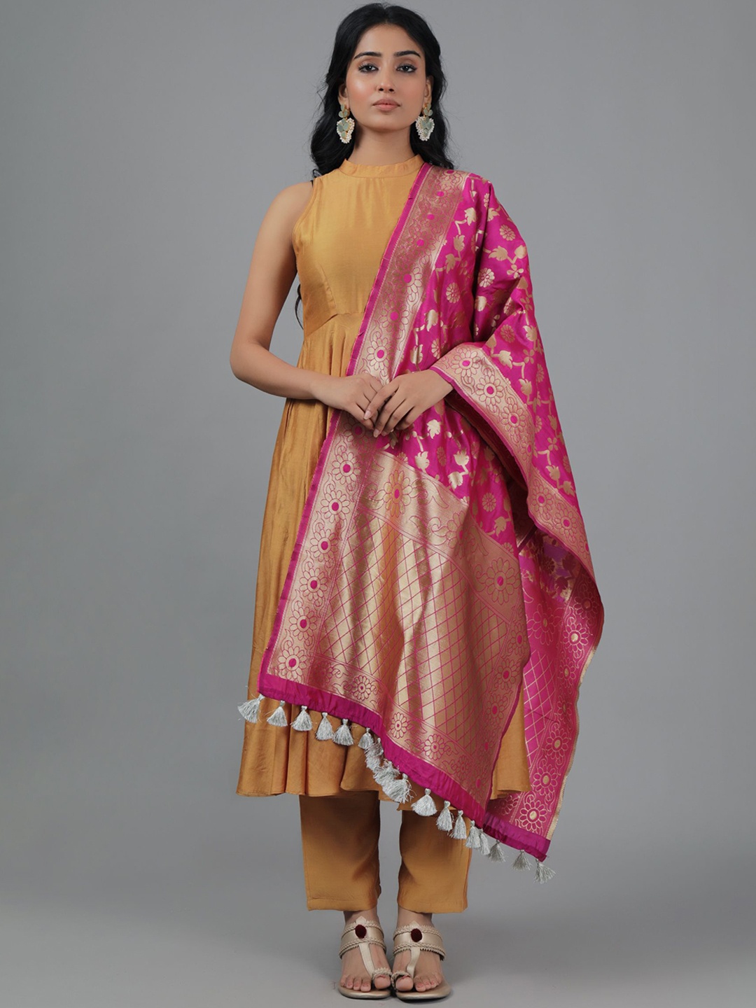 

TJORI Woven Design Dupatta with Zari, Pink