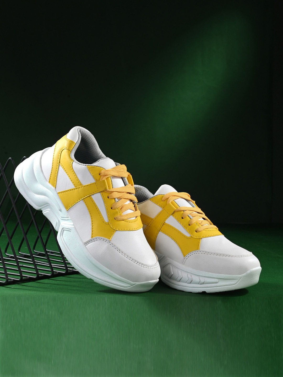 

glitchez Women Colourblocked Smart Casual Sneakers, White