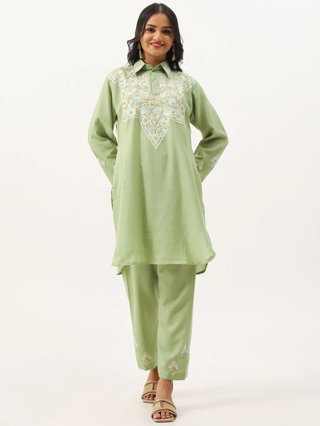 

Kashmir Box Shirt Collar Embroidered Tunic with Trouser, Green