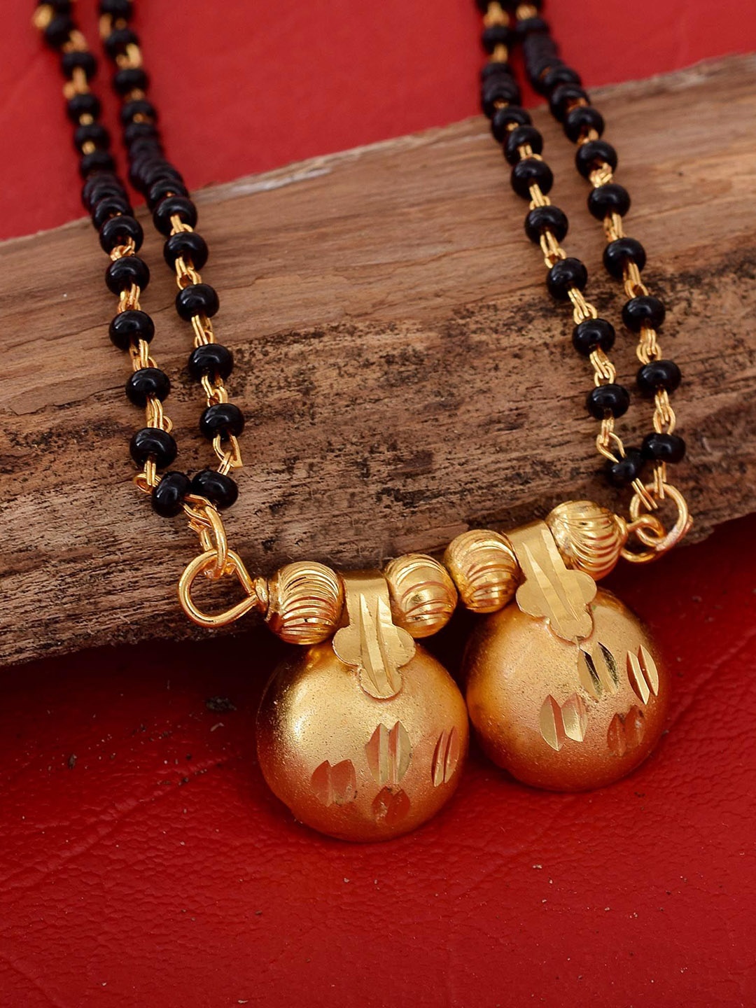 

MEMOIR Gold-Plated Artificial Beads Mangalsutra