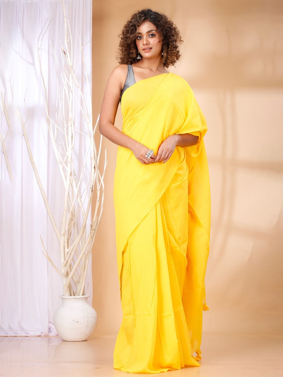 

Ruuprekha Women Pure Cotton Khadi Saree, Yellow