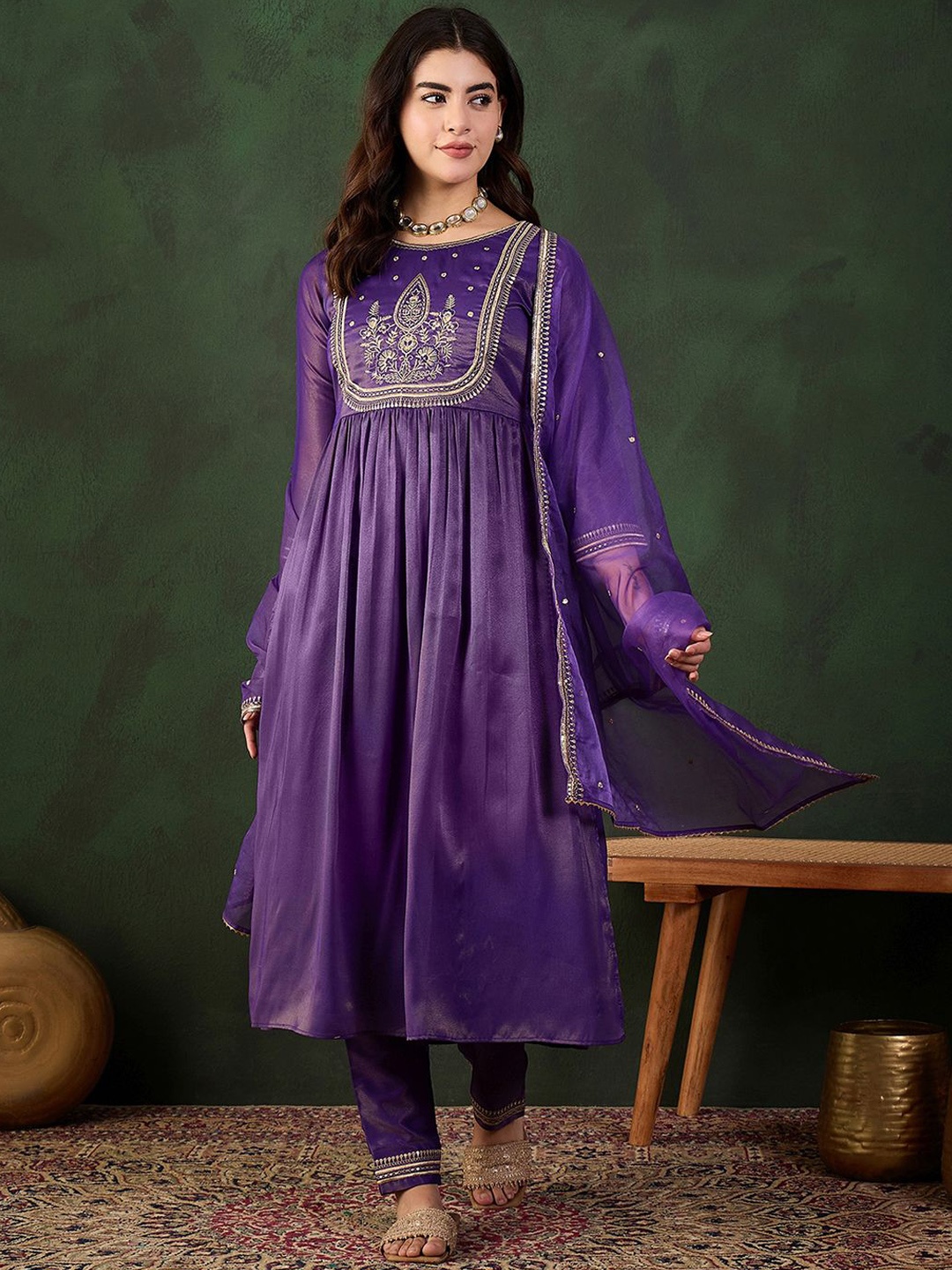 

Sangria Embroidered Kurta & Trouser With Dupatta Kurta Set, Purple
