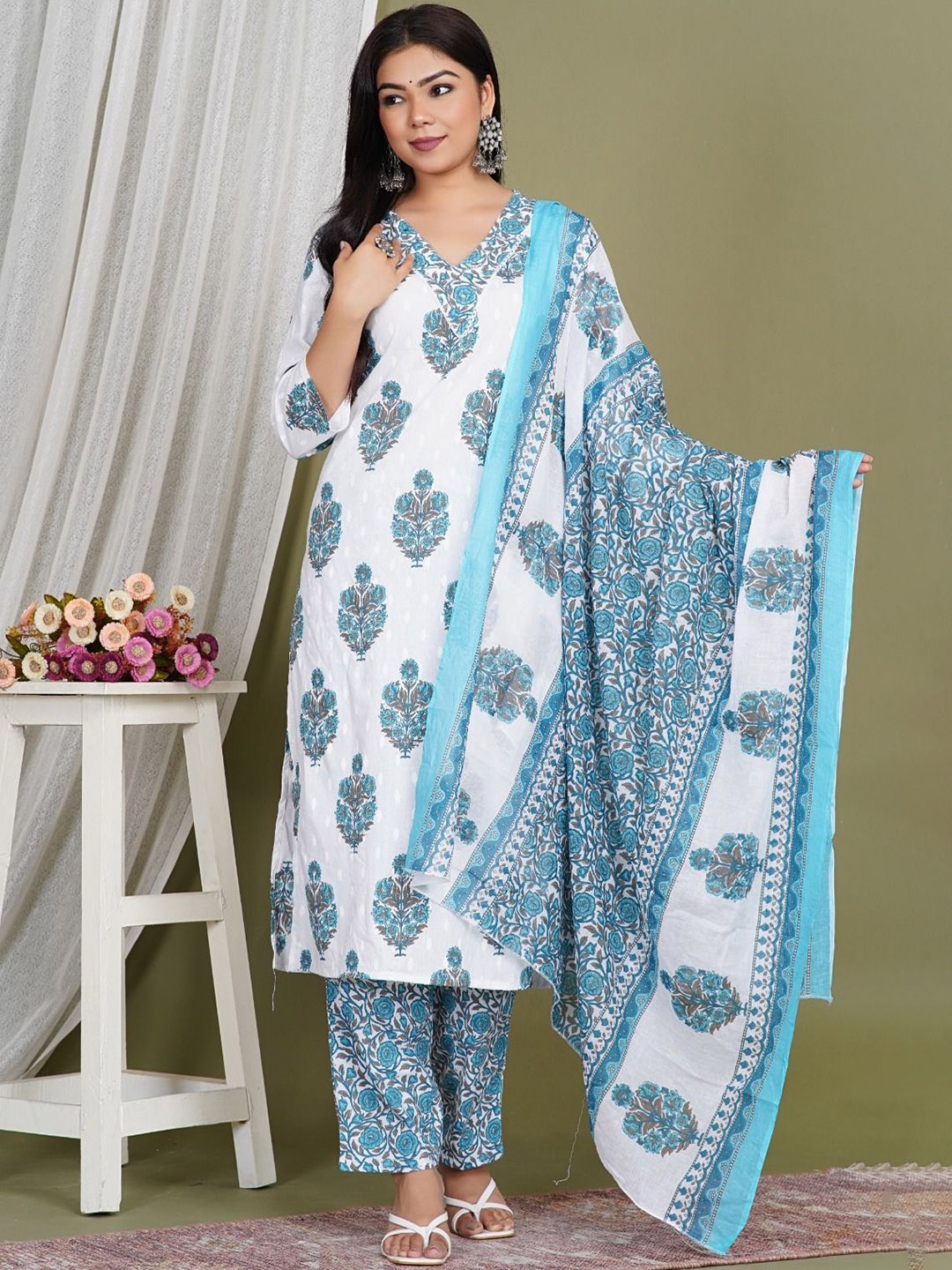 

SHOOLIN Women Floral Printed Regular Pure Cotton Kurta with Trousers & With Dupatta, Turquoise blue