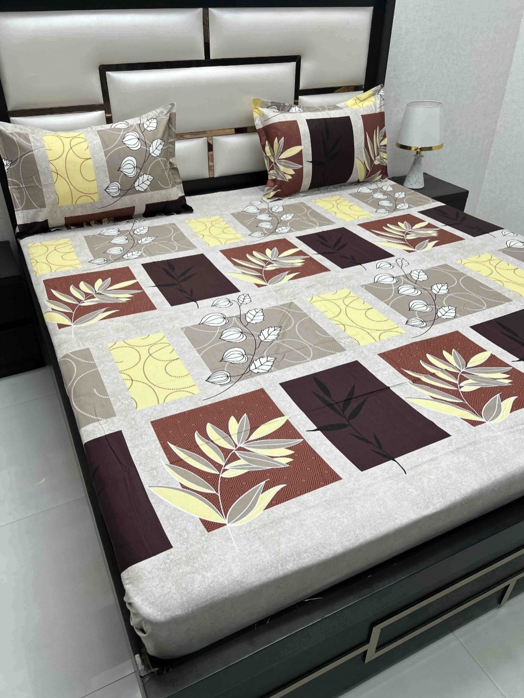 

Pure Decor Brown & Black Floral 210 TC Pure Cotton Queen Bedsheet Set 2.25 m x 2.55 m