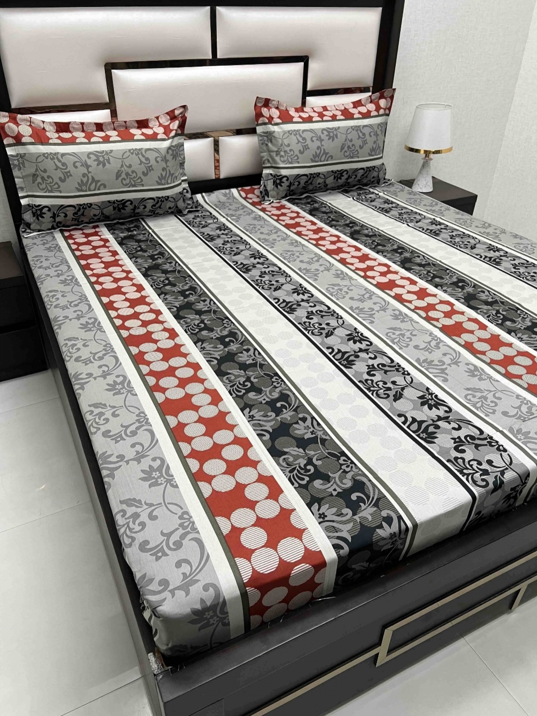 

Pure Decor Black & Black Floral 220 TC Pure Cotton Queen Bedsheet Set 2.26 m x 2.54 m