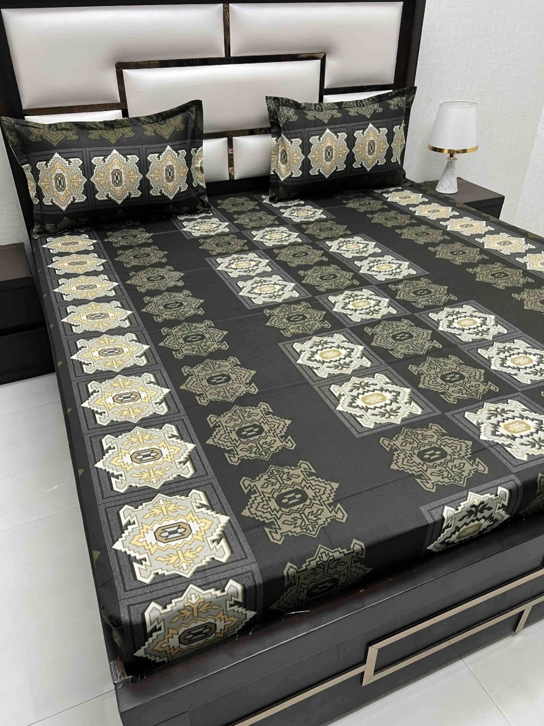 

Pure Decor Passion Fur Green Printed 200 TC Pure Cotton Queen Bedsheet Set 2.25 m x 2.56m