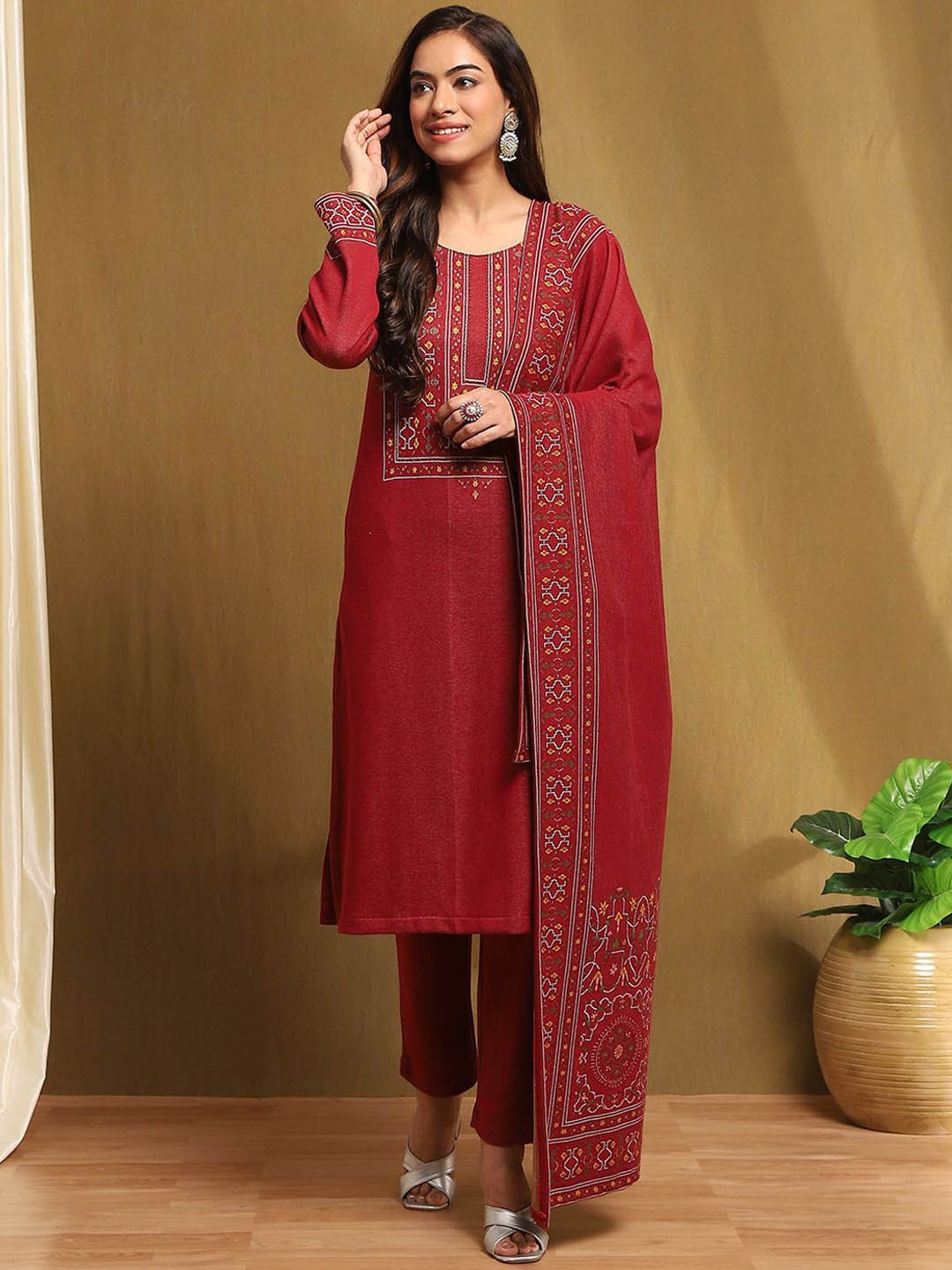 

Biba Women Floral Printed Regular Kurta with Trousers & With Dupatta, Red