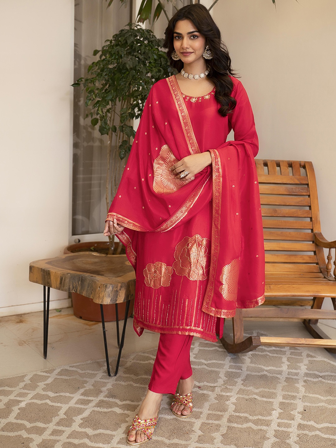 

Anouk Women Floral Embroidered Regular Zardozi Kurta with Trousers & With Dupatta, Red