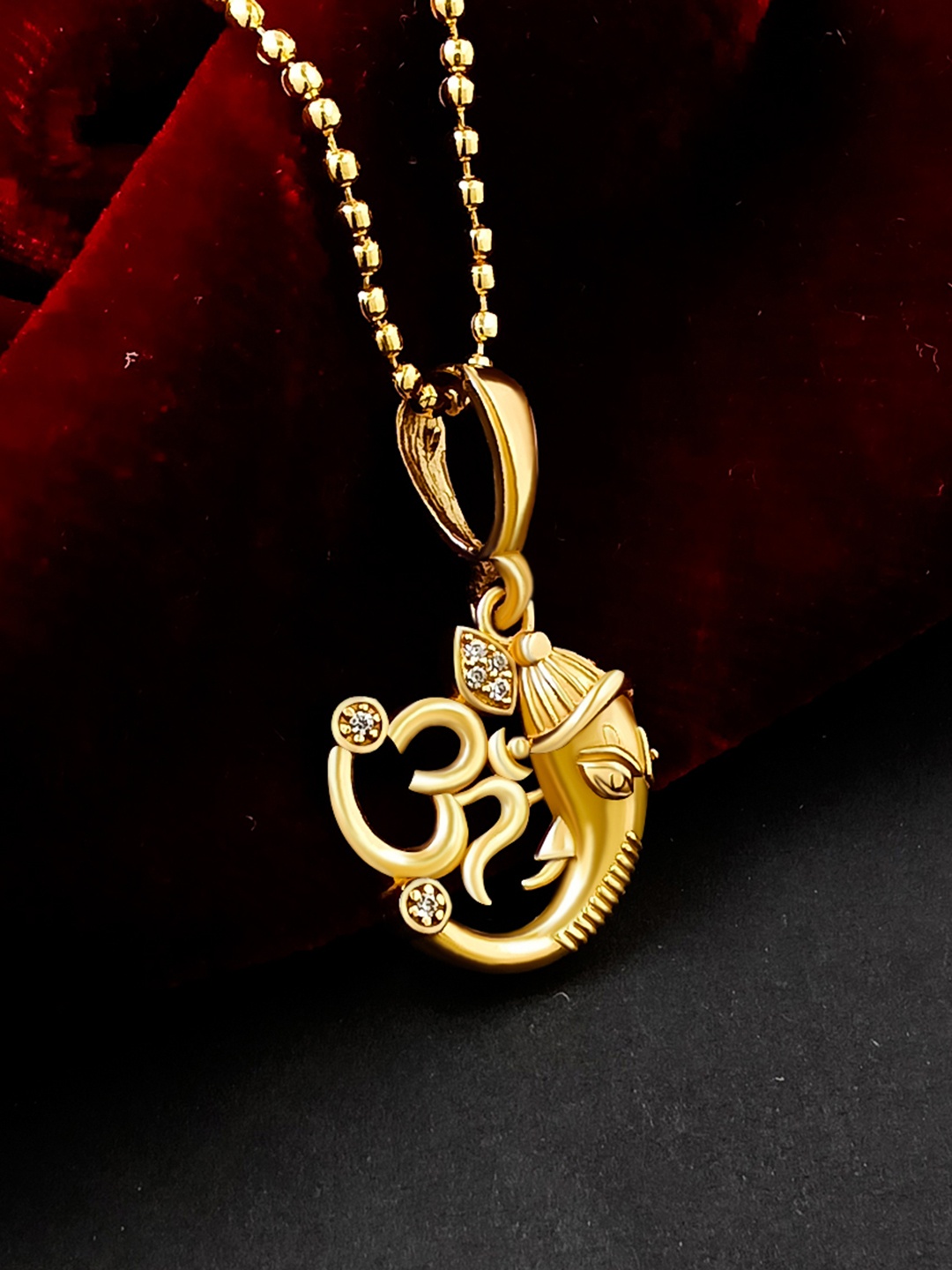 

Saizen Gold-Plated Oval Pendants with Chains
