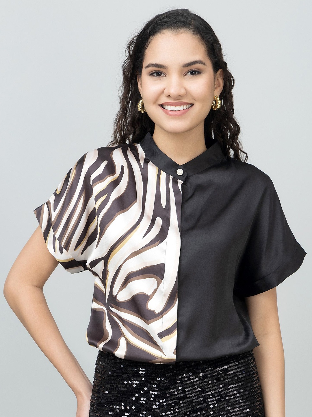 

PURYS Women Printed Satin Shirt, Black