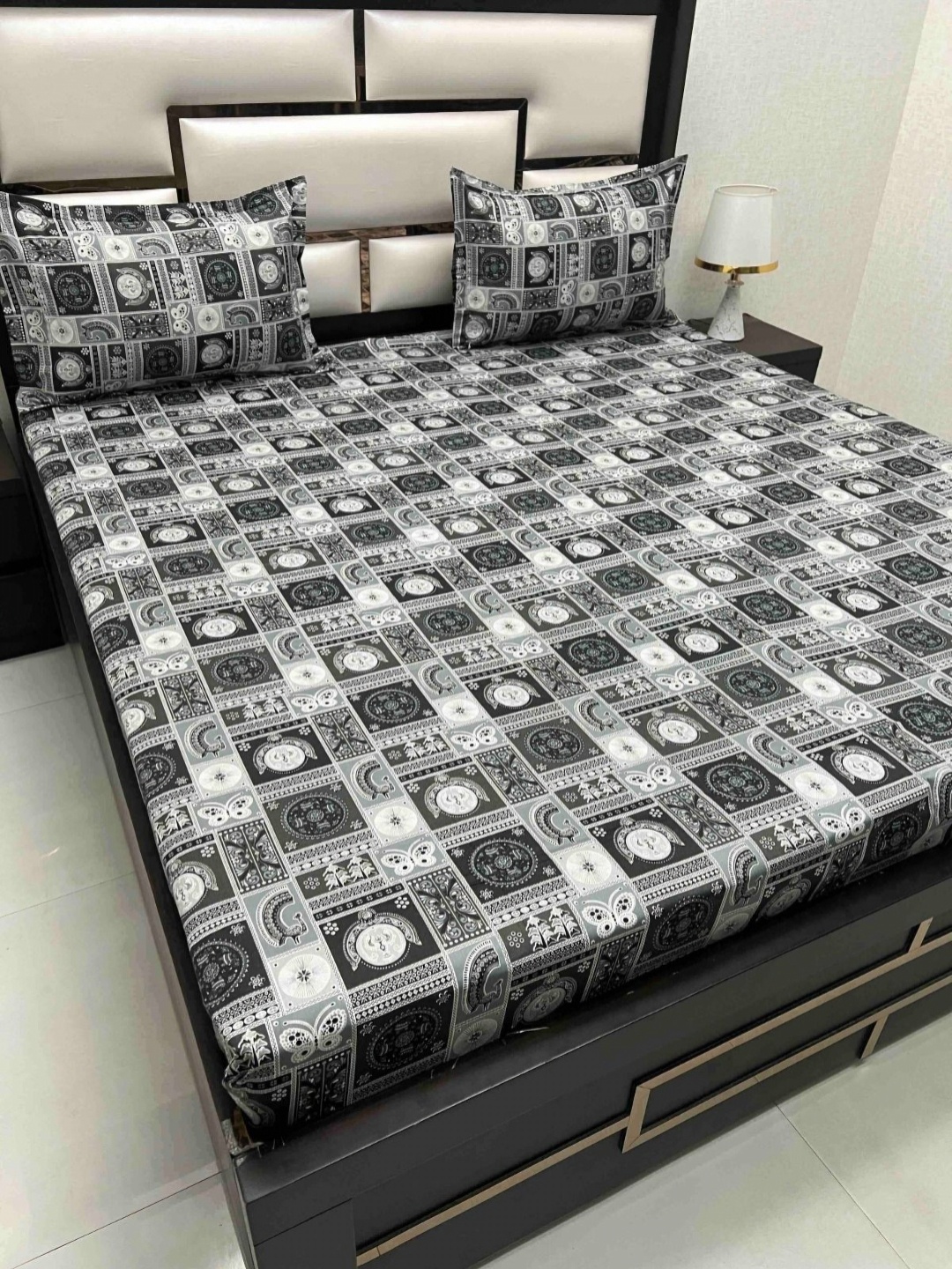 

Pure Decor Passion Fur Black Printed 210 TC Pure Cotton Queen Bedsheet Set 2.25 m x 2.55m