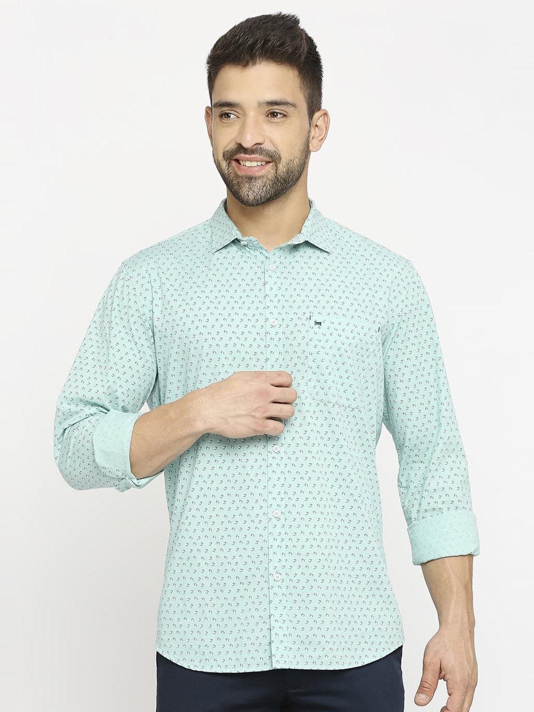 

Basics Men Slim Fit Opaque Printed Casual Shirt, Green