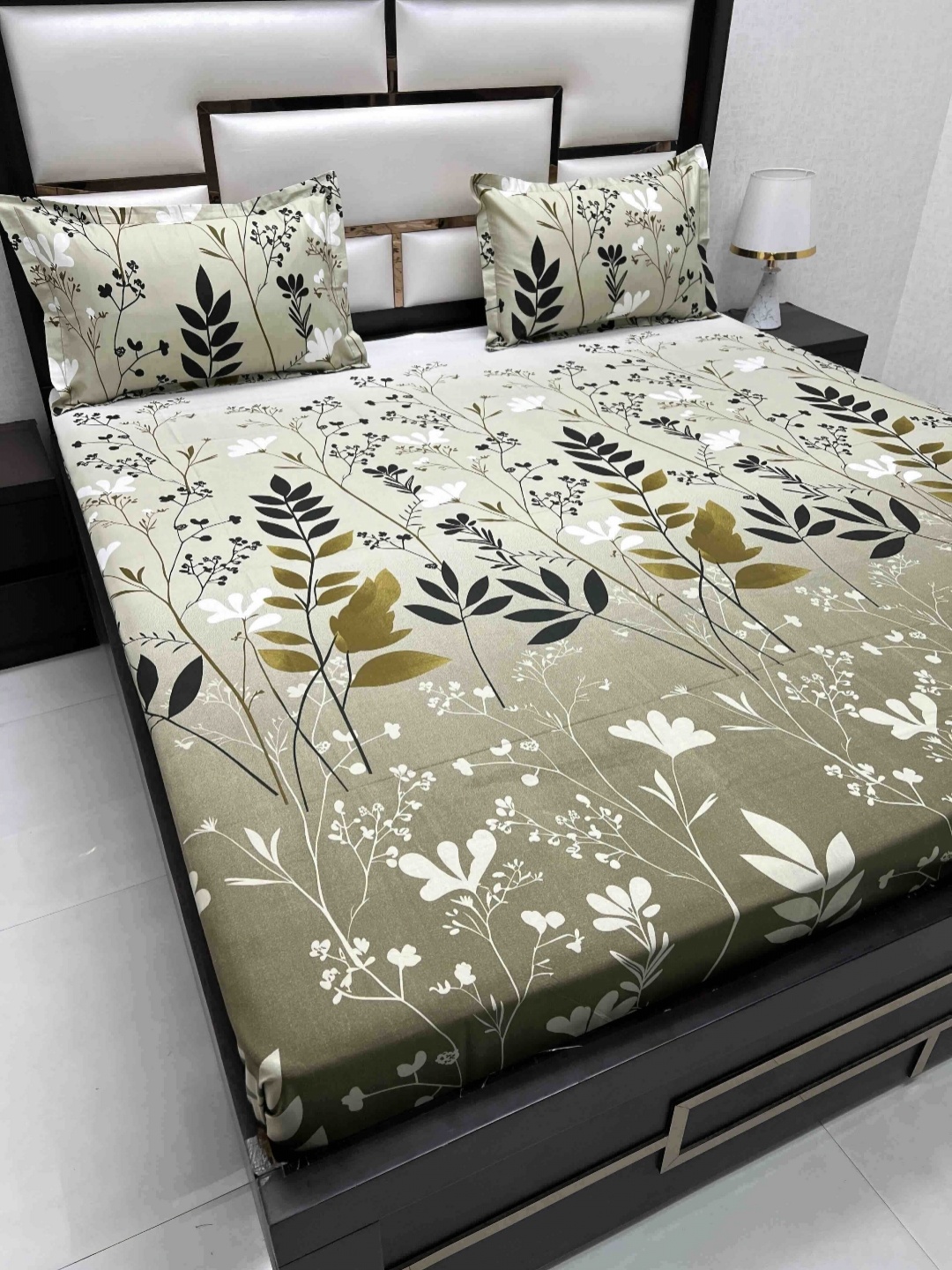 

Pure Decor Passion Fur Green Printed 220 TC Pure Cotton Queen Bedsheet Set 2.26 m x 2.54 m