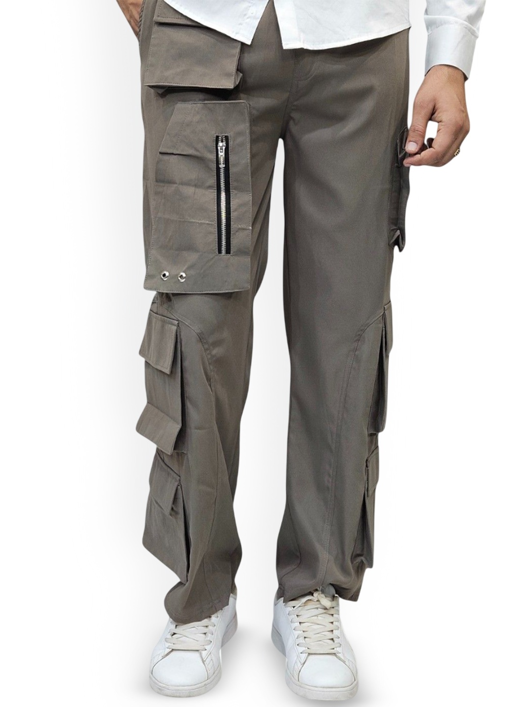 

BOTABOCHI Men Cotton Comfort Straight Fit High-Rise Cargo Trousers, Grey