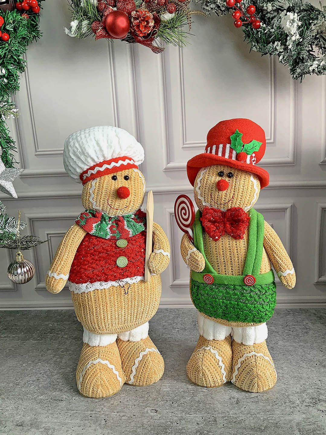 

Little Surprise Box LLP Brown & Red 2 Pieces Gingerbread Figurine Showpiece