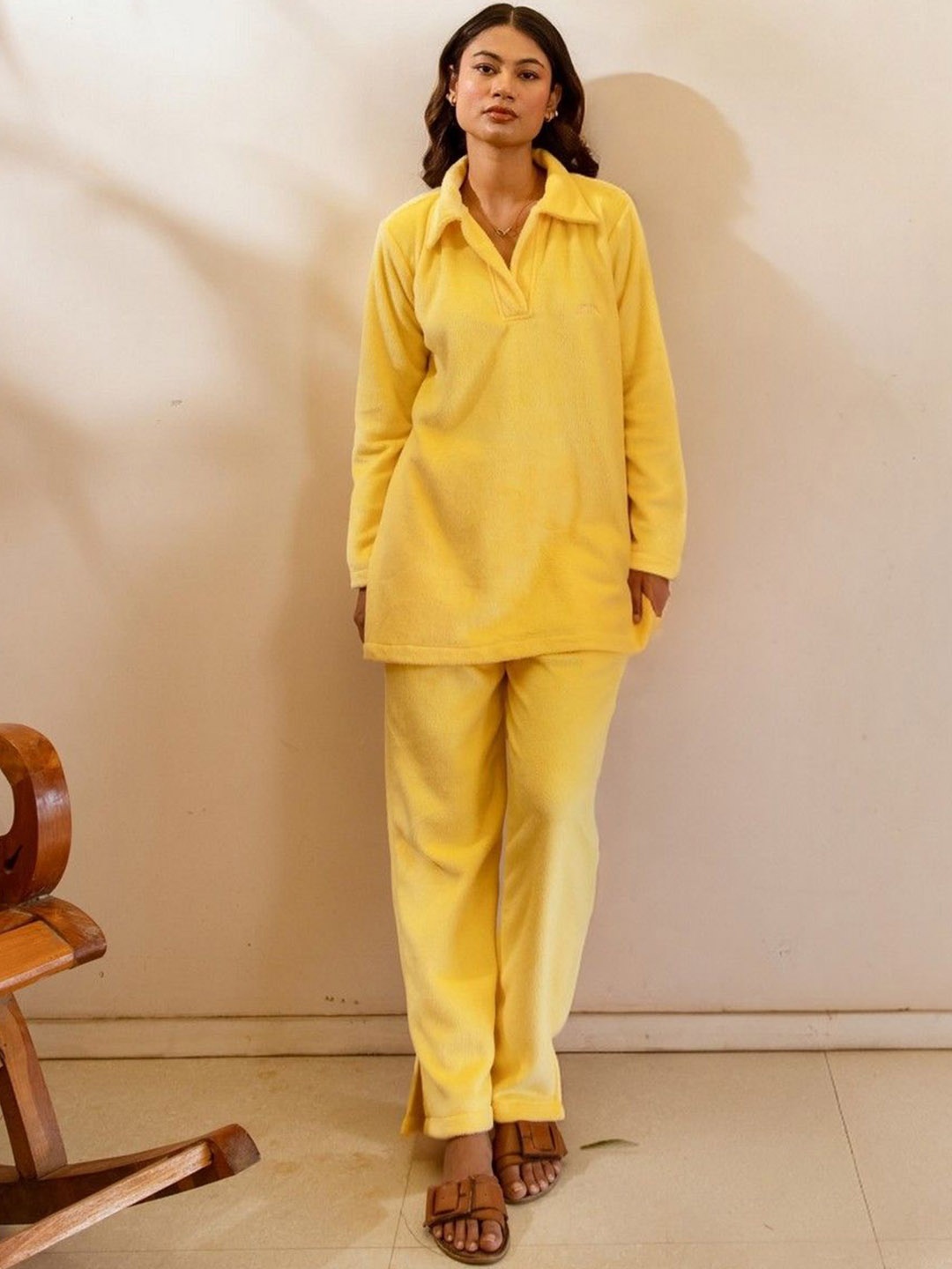 

FEATHERS CLOSET Shirt Collar Top & Trousers, Yellow