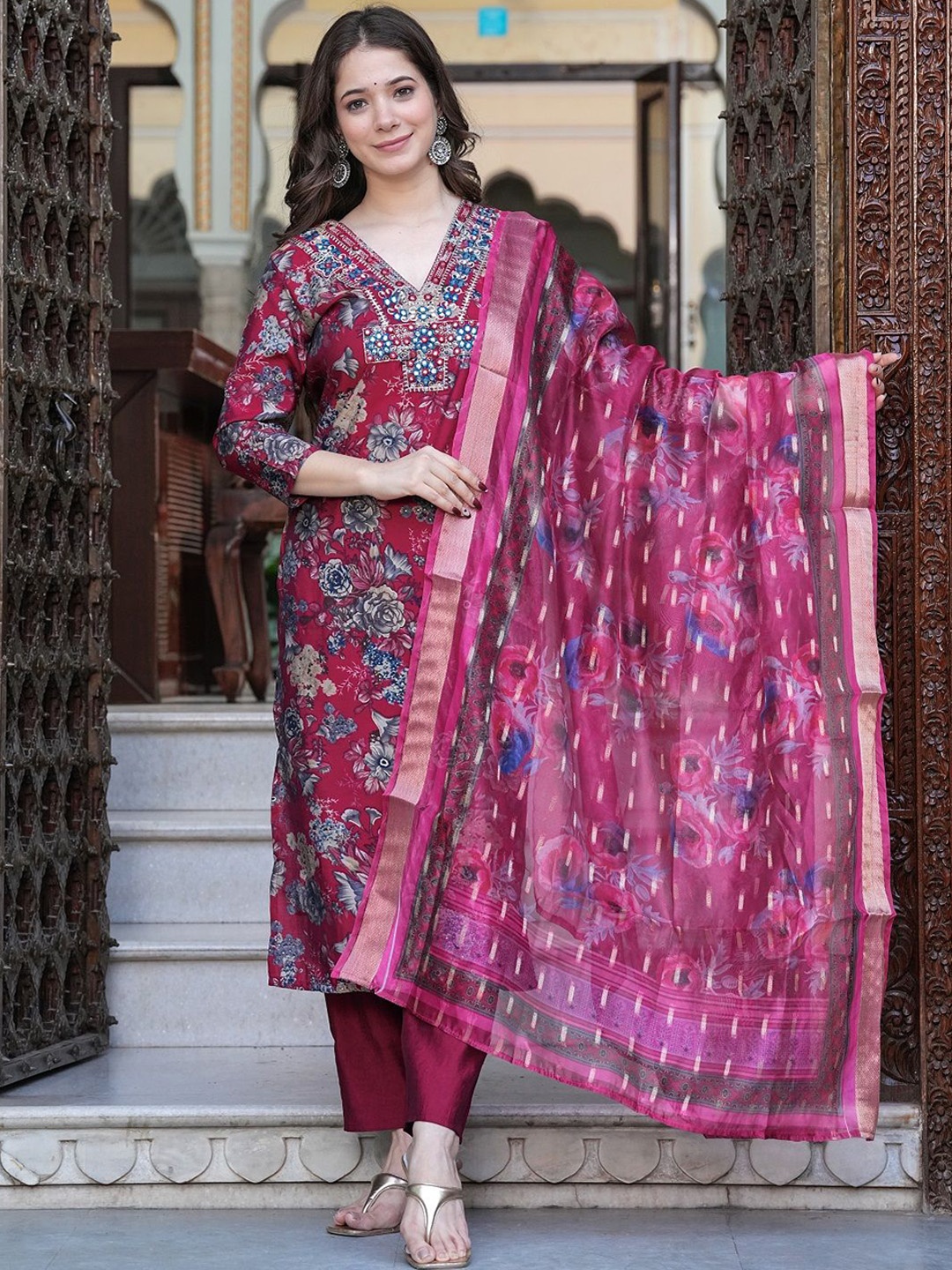 

MILAAV Women Floral Printed Regular Pure Cotton Kurta with Trousers & With Dupatta, Pink