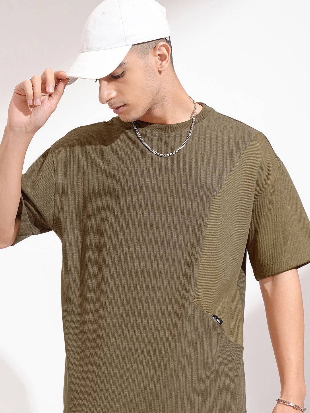 

HIGHLANDER Men Drop-Shoulder Sleeves T-shirt, Brown