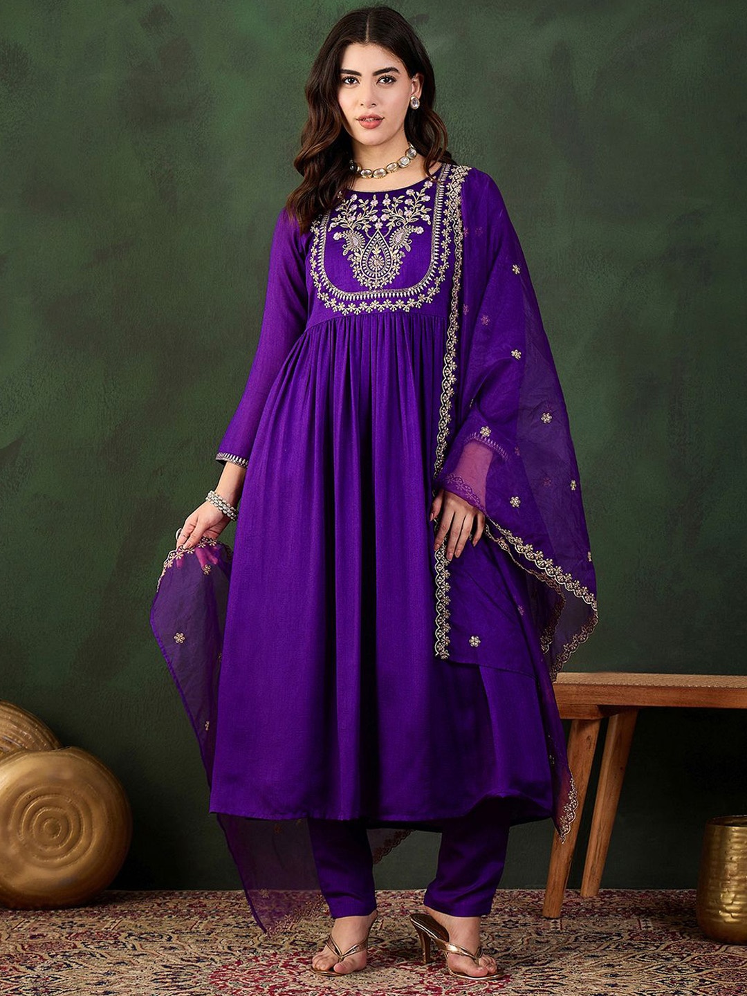 

Sangria Embroidered Kurta & Trouser With Dupatta Kurta Set, Purple