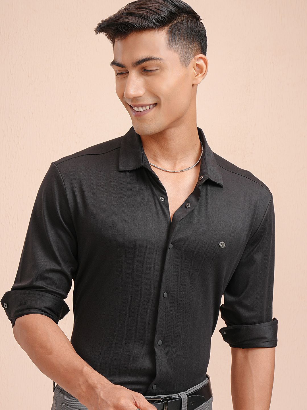 

HIGHLANDER Men Slim Fit Opaque Casual Shirt, Black