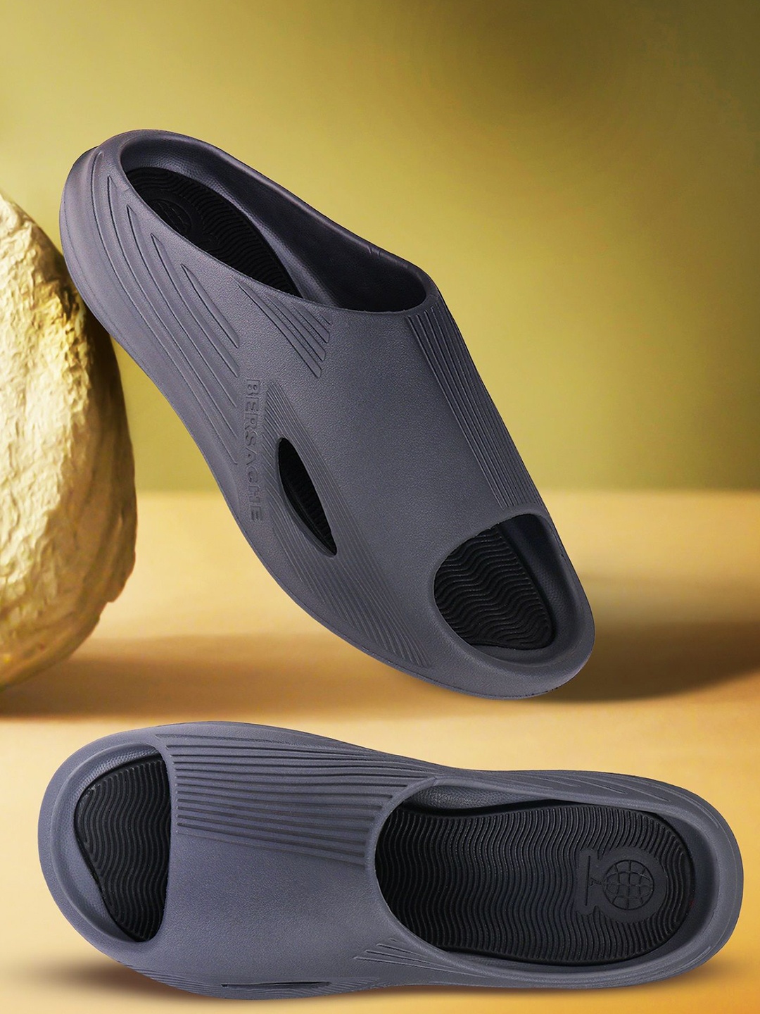 

BERSACHE Men Rubber Sliders, Black