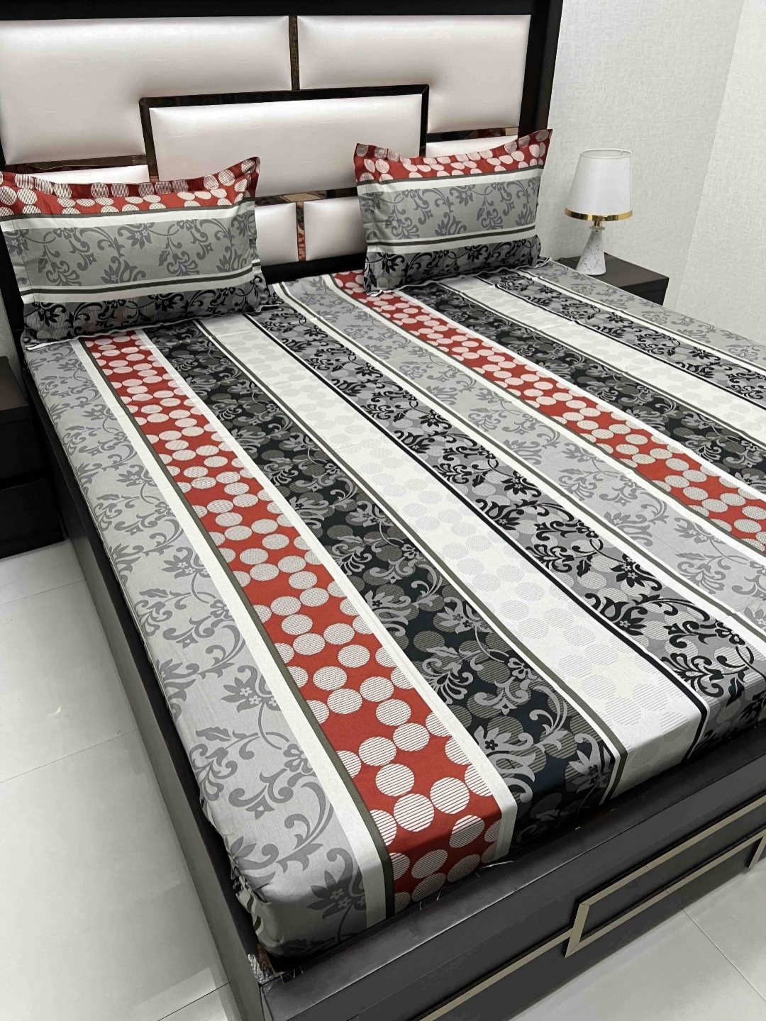 

Pure Decor Passion Fur Black Printed 240 TC Pure Cotton Queen Bedsheet Set 2.26 m x 2.56 m