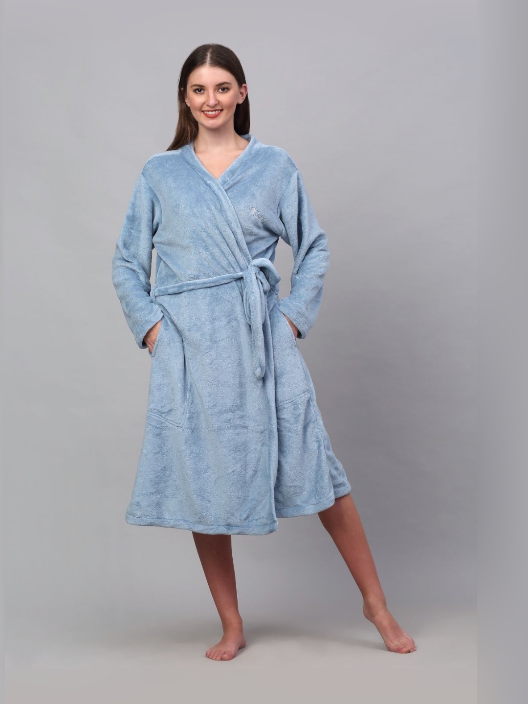 

KLOTTHE Blue Wollen Long Sleeves Bath Robe With Belt