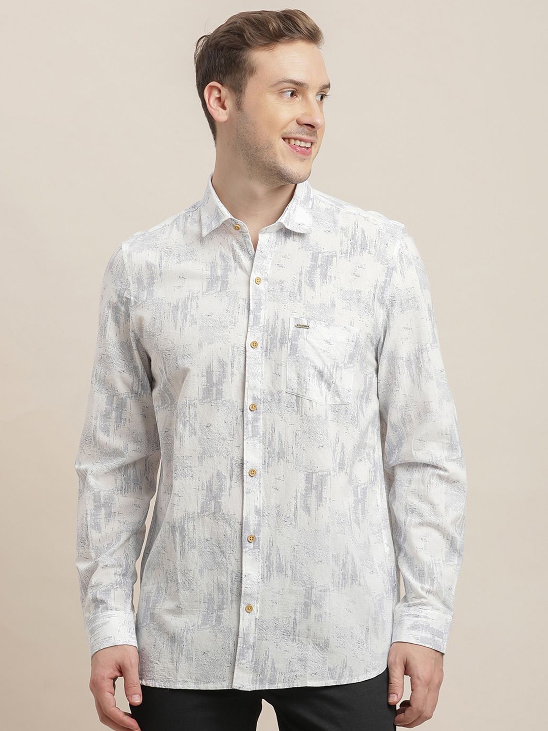 

Turtle Men Relaxed Slim Fit Opaque Printed Casual Shirt, Off white