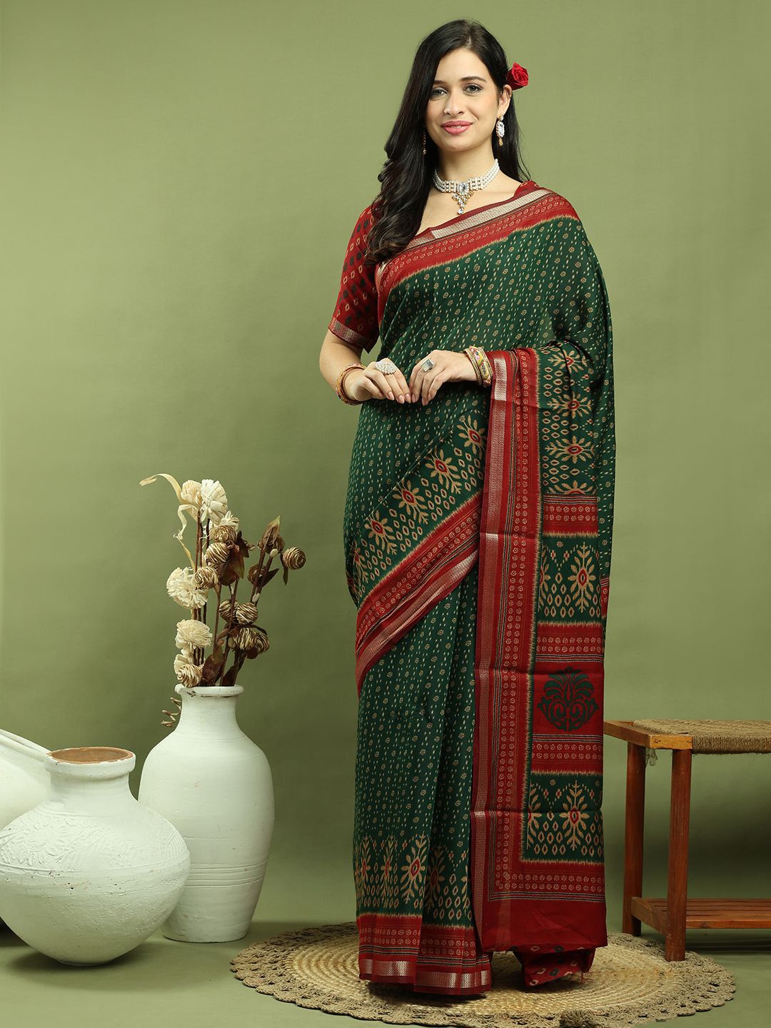 

Stylee LIFESTYLE Ethnic Motifs Printed Saree, Green