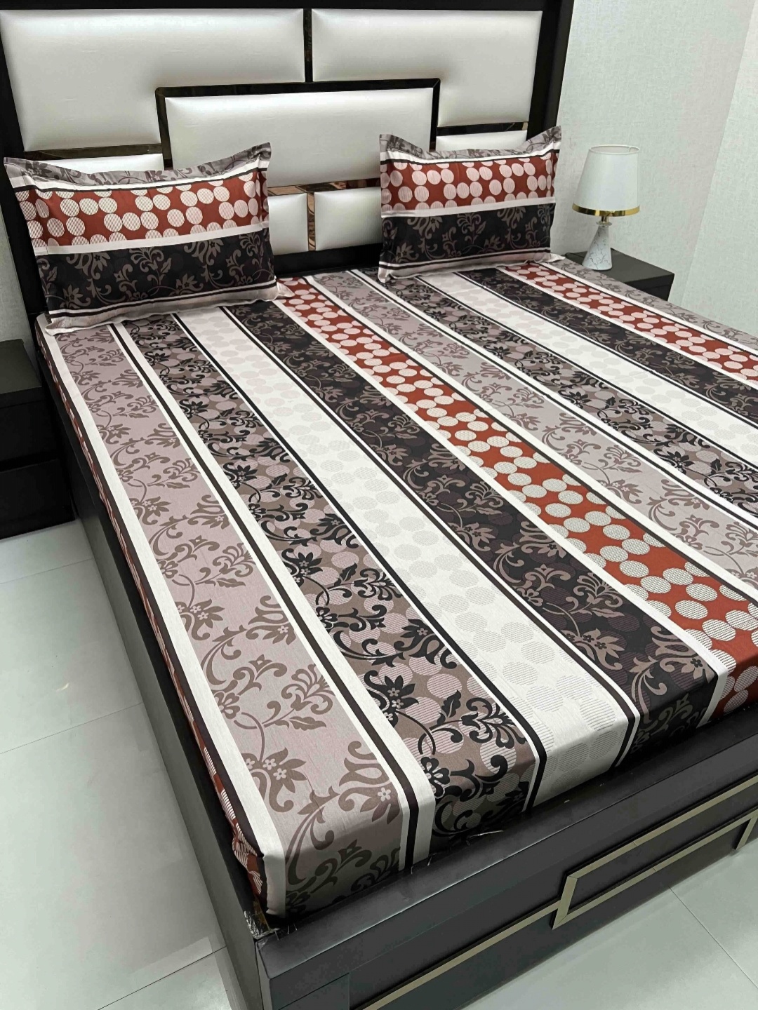 

Pure Decor Purple & White Floral 230 TC Pure Cotton Queen Bedsheet Set 2.26 m x 2.55 m