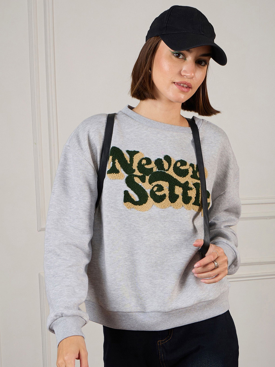 

SASSAFRAS Women Self Design Pullover Sweatshirt, Grey