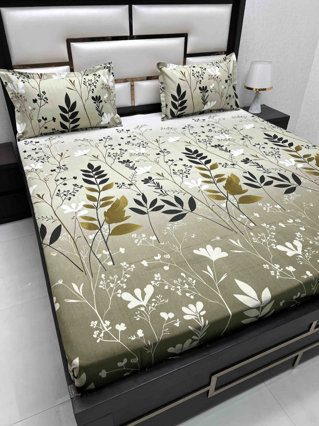 

Pure Decor Passion Fur Green Printed 330 TC Pure Cotton Queen Bedsheet Set 2.28 m x 2.56 m