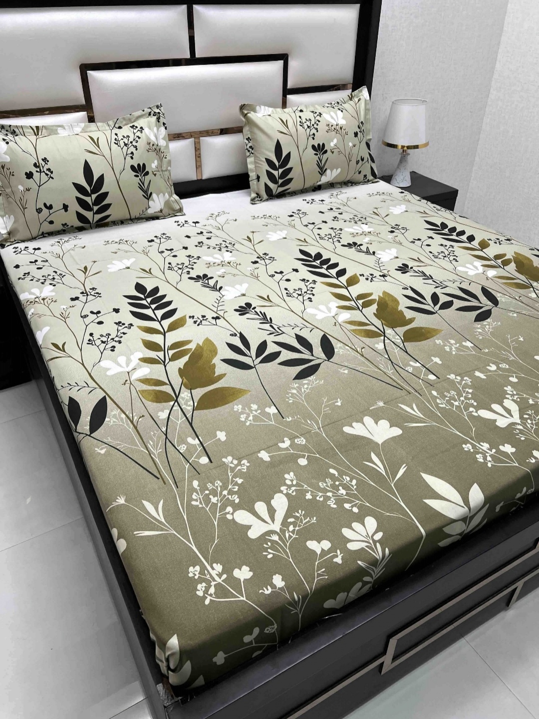 

Pure Decor Passion Fur Green Printed 200 TC Pure Cotton Queen Bedsheet Set 2.25 m x 2.56m