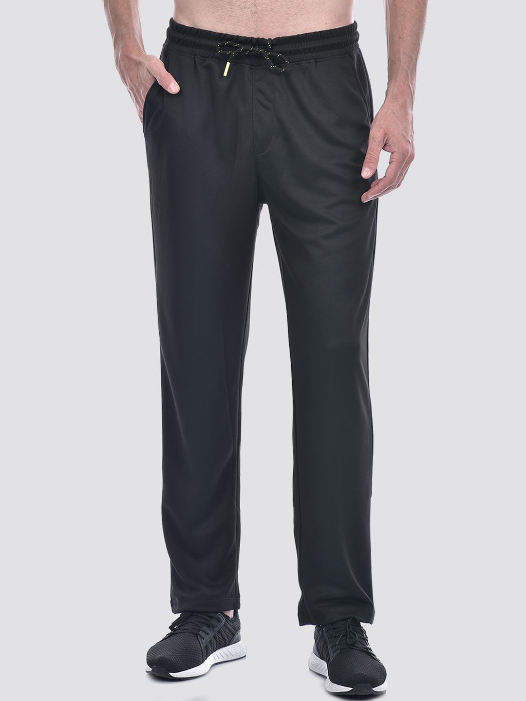 

PUMP'D Men Regular Fit Mid-Rise Track Pants, Black