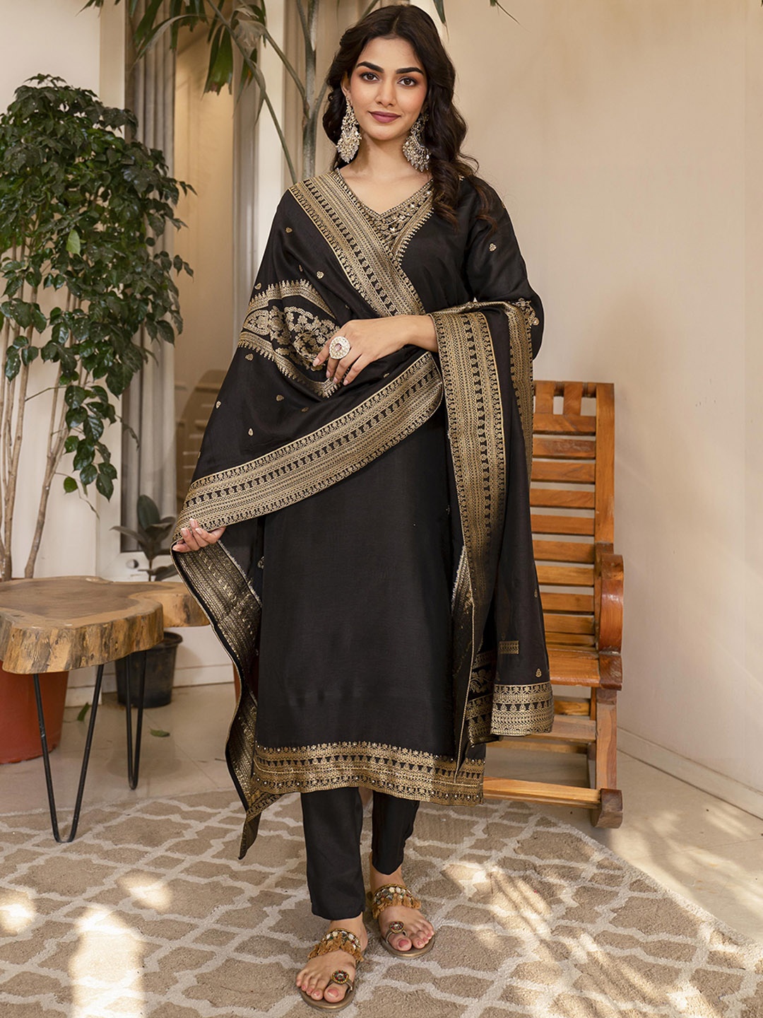

Anouk Women Ethnic Motifs Embroidered Regular Zardozi Kurta with Trousers & With Dupatta, Black