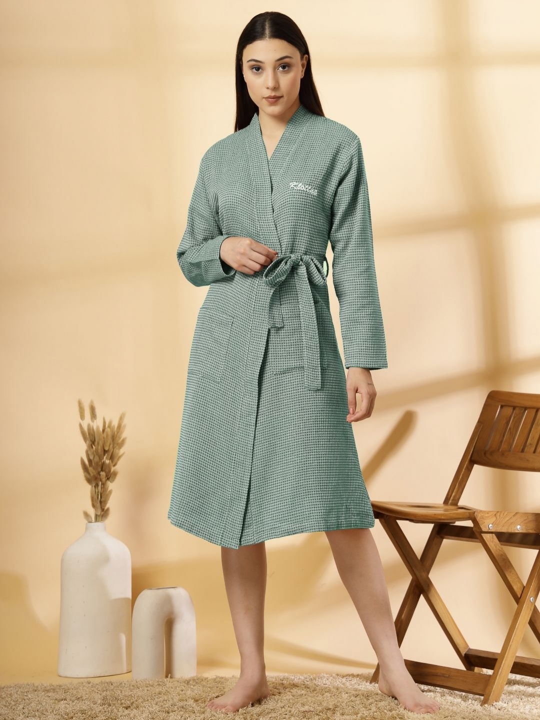 

KLOTTHE Green Checked Pure Cotton Long Sleeves Bath Robe With Belt